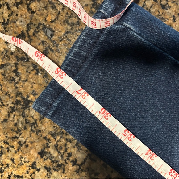 Flamingo Butt Lifting Jeans - Picture 5 of 5